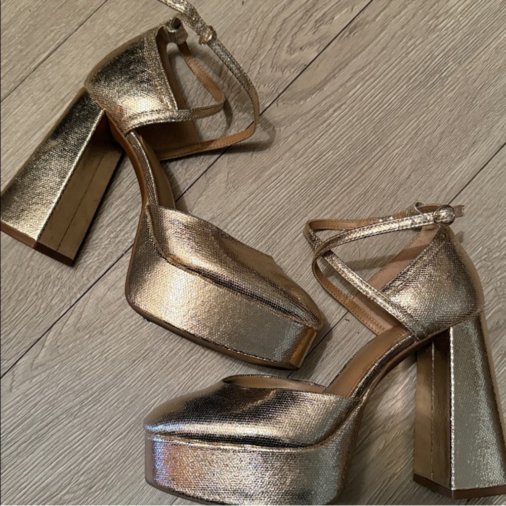 Chelsea & Violet Metallic Gold Platform Heels